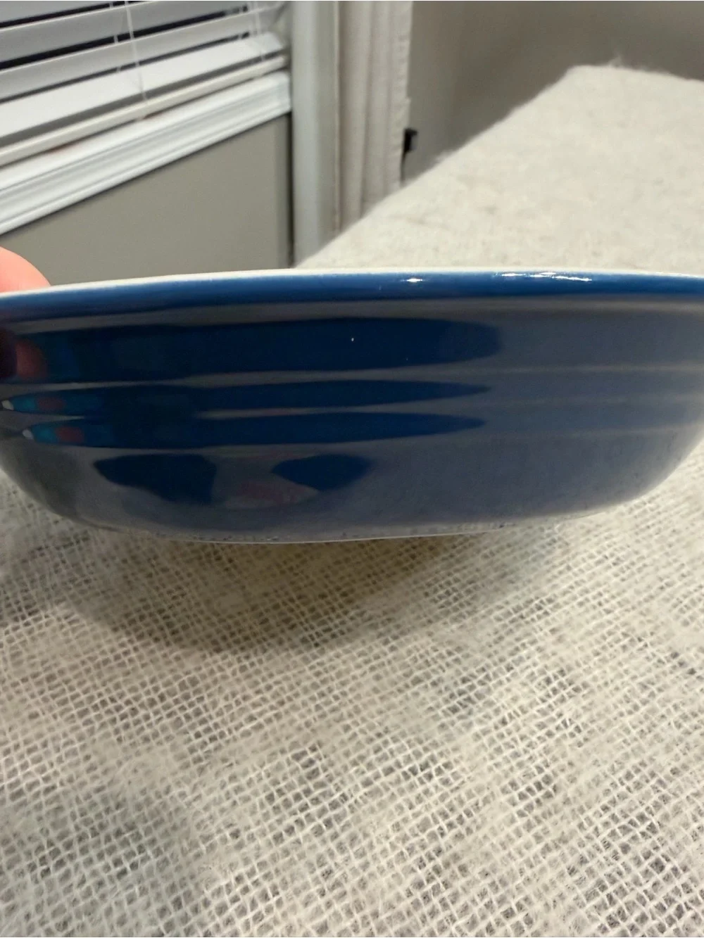 Le Crueset 9”  NEW  blue pie dish